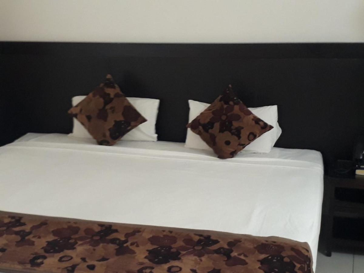 Trans International Hotel Нади Екстериор снимка